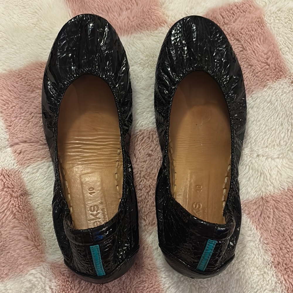 Tieks, size 10. Black Patent Croc Leather Ballet Flats